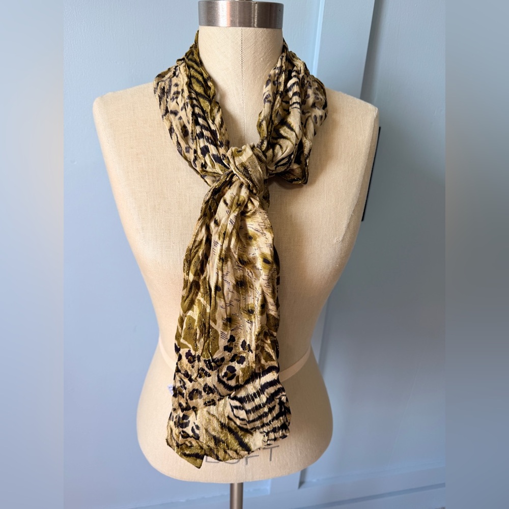 Elegant Animal Print Scarf - Gold and Black